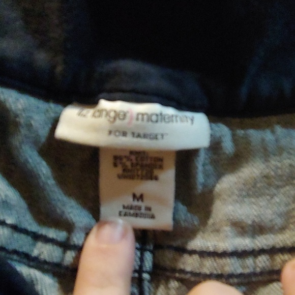 Maternity underbelly band denim shorts - Picture 2 of 3